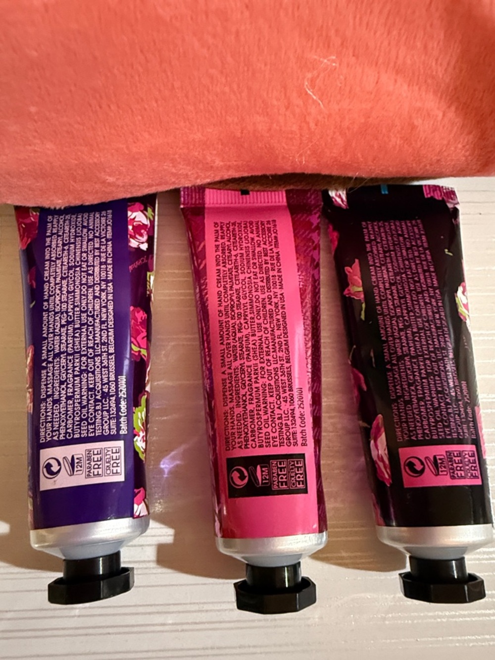 Betsy Johnson, mini hand creams with cute dessert bag unbranded - Picture 6 of 6